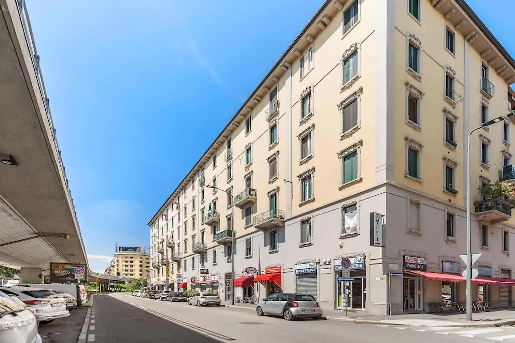 Duomo 10 Min Apartment Milan Italy