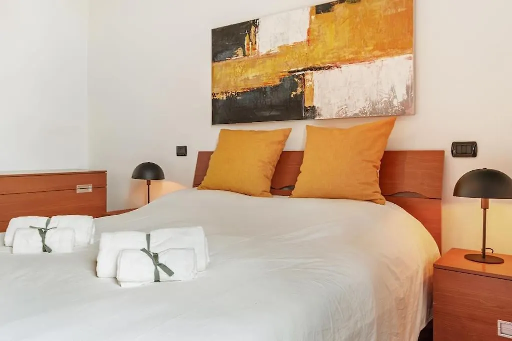 Duomo 10 Min Apartment Milan Italy